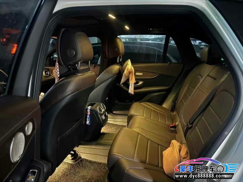 21年奔驰GLC轿车抵押车出售