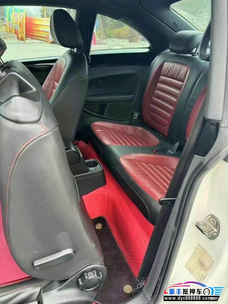 12年大众甲壳虫轿车抵押车出售