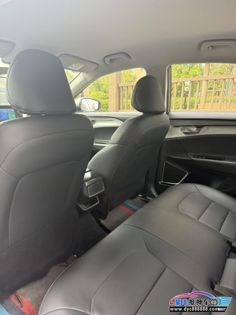 24年吉利几何轿车抵押车出售