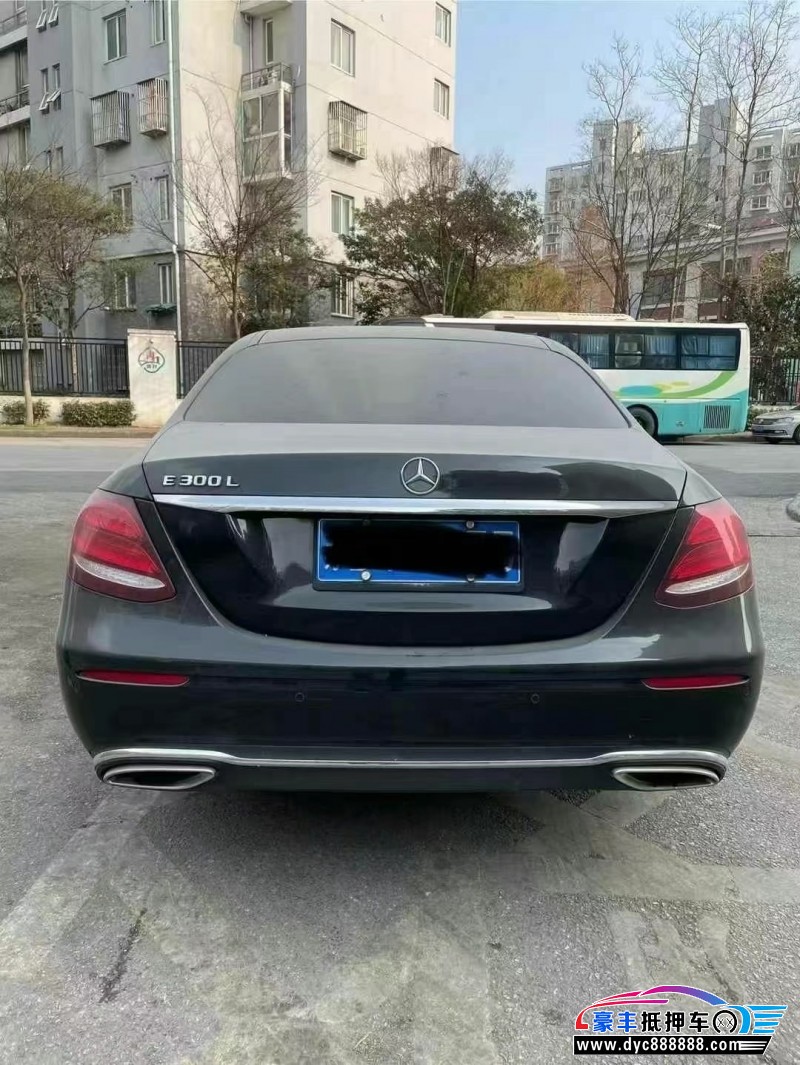 18年奔驰E轿车抵押车出售