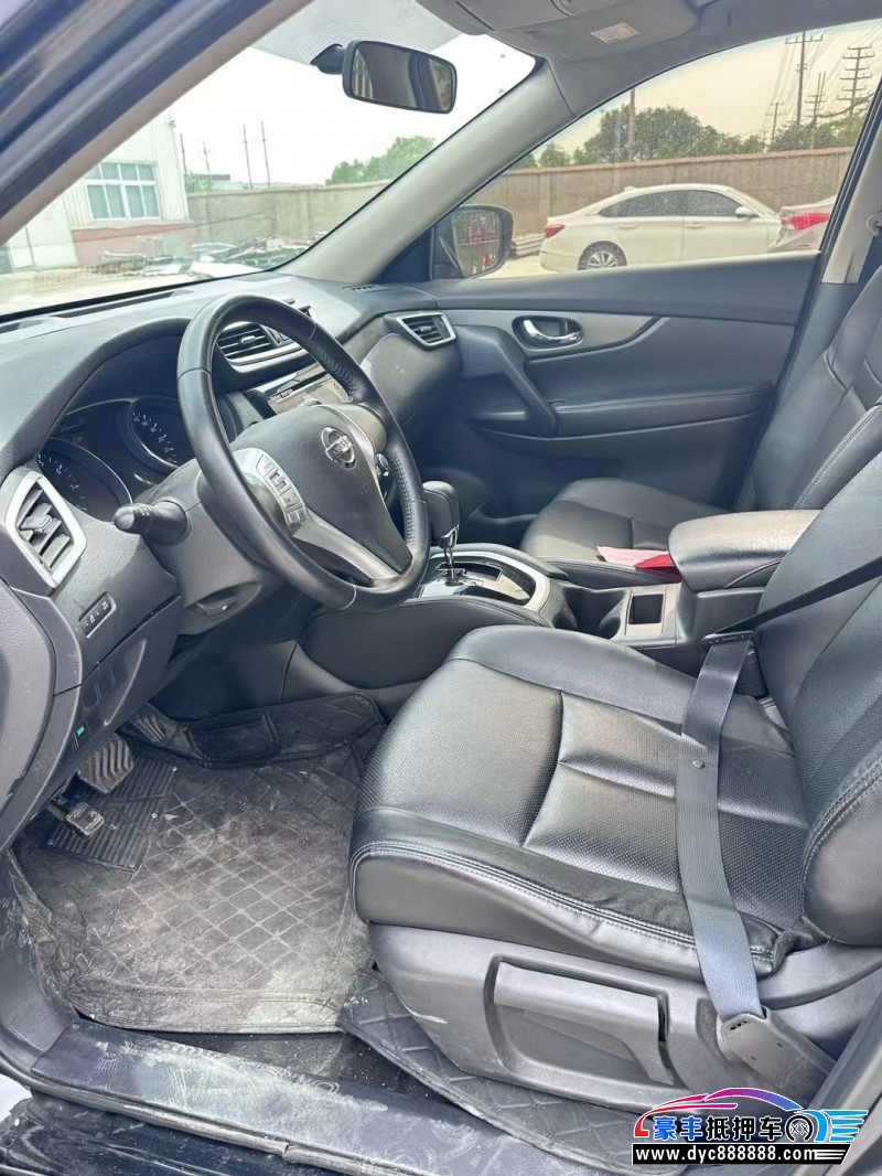 17年日产奇骏轿车抵押车出售