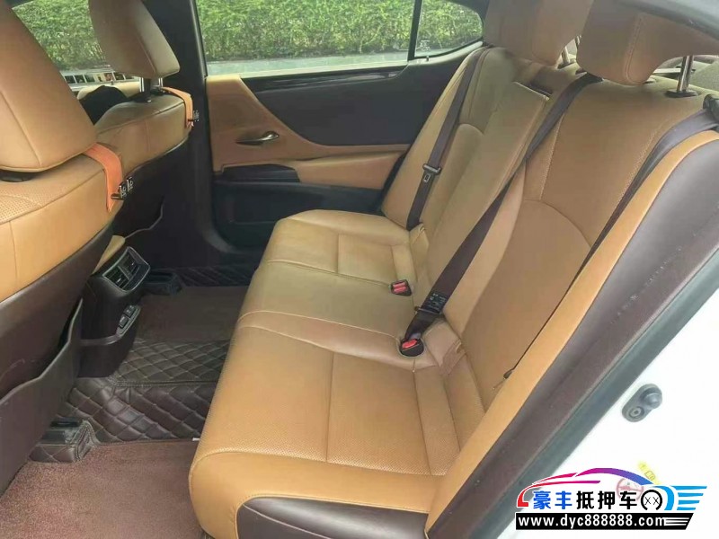 19年雷克萨斯ES轿车抵押车出售