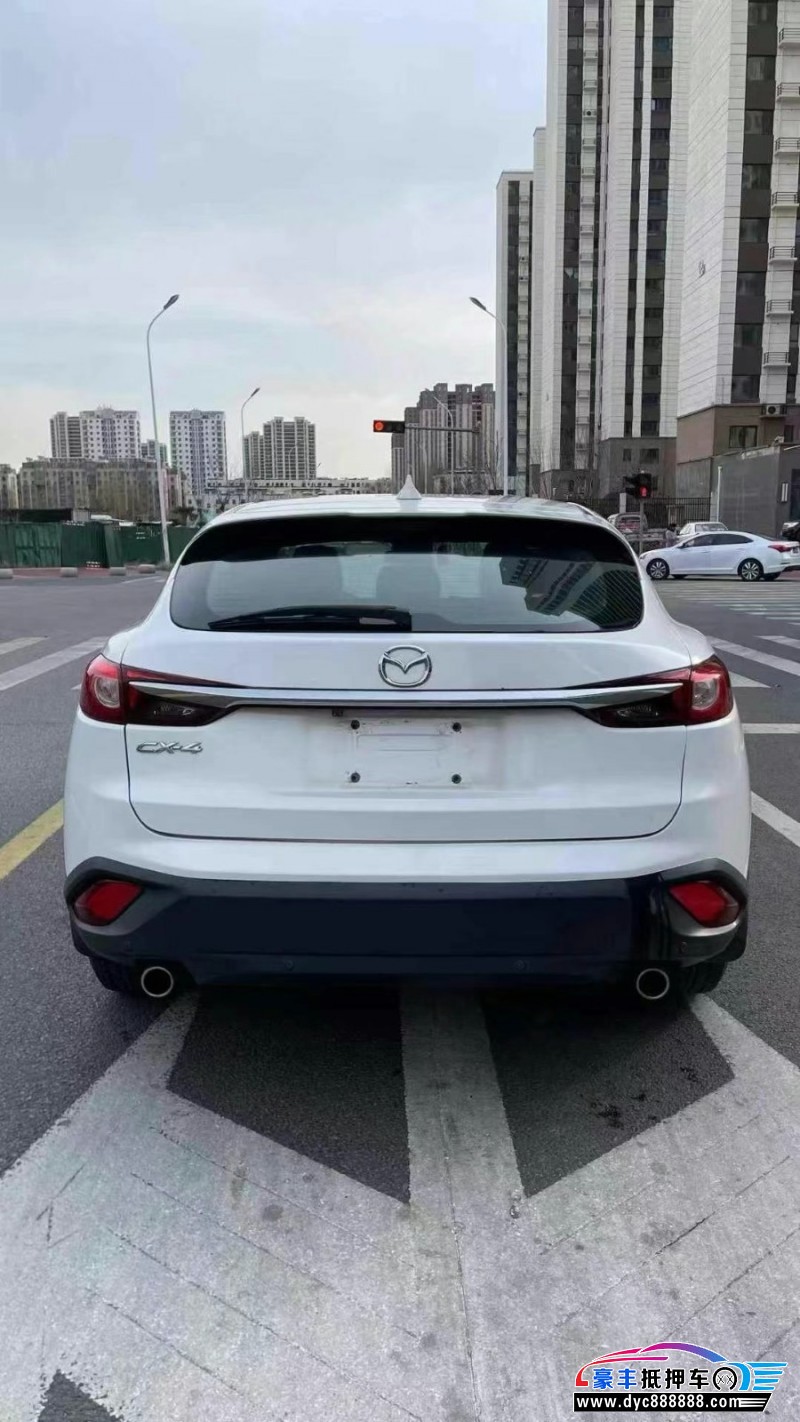 17年马自达CX-4轿车抵押车出售