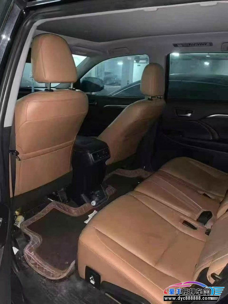 20年丰田汉兰达轿车抵押车出售