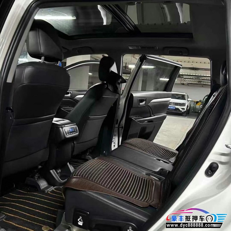 20年丰田汉兰达轿车抵押车出售