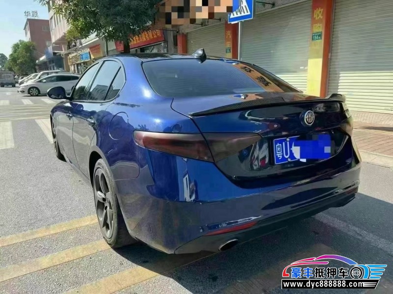 18年阿尔法·罗密欧Giulia轿车抵押车出售