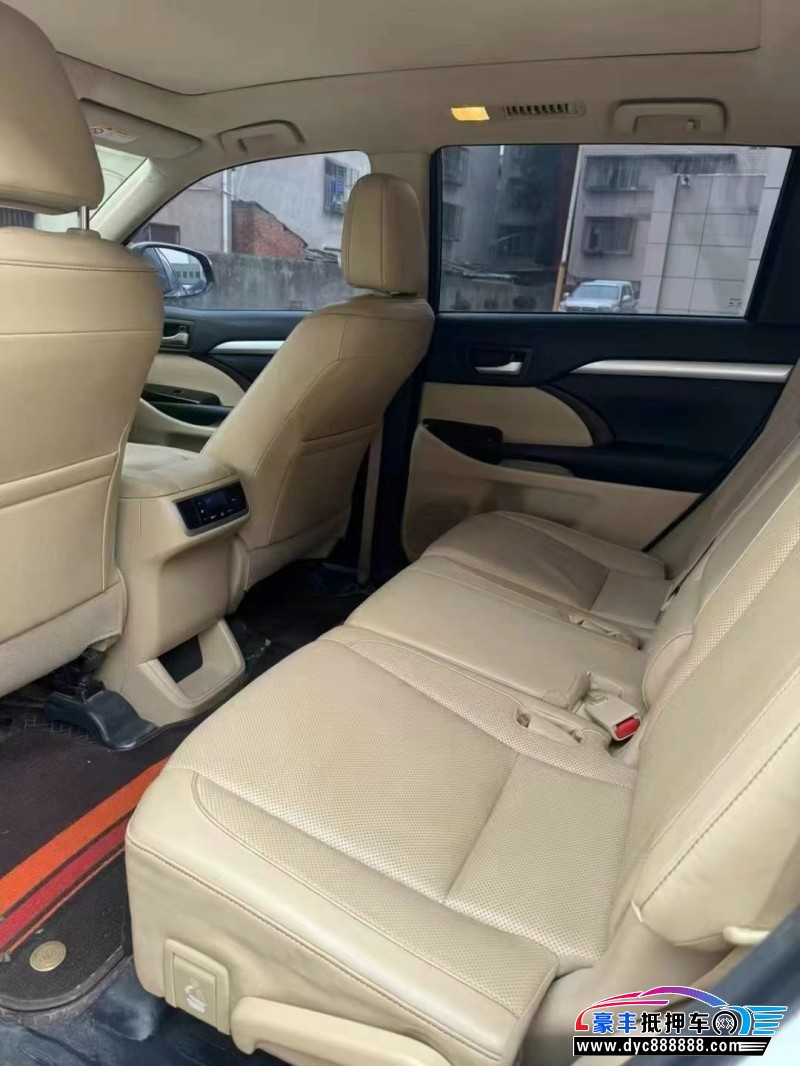 17年丰田汉兰达轿车抵押车出售