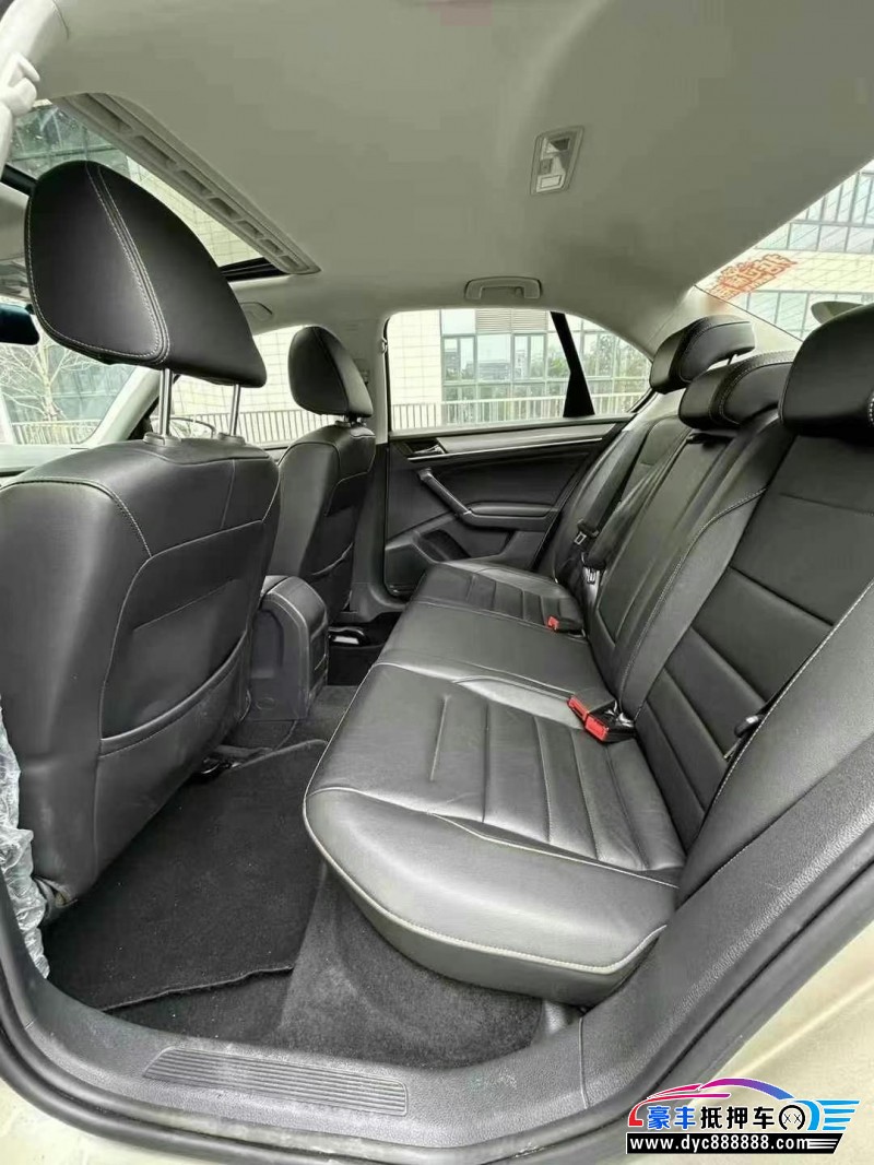 18年大众宝来轿车抵押车出售