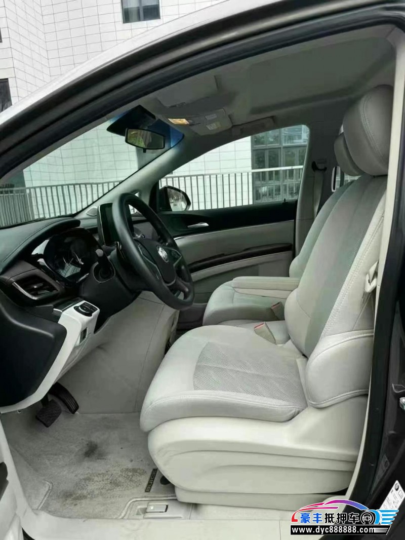 24年别克GL8轿车抵押车出售