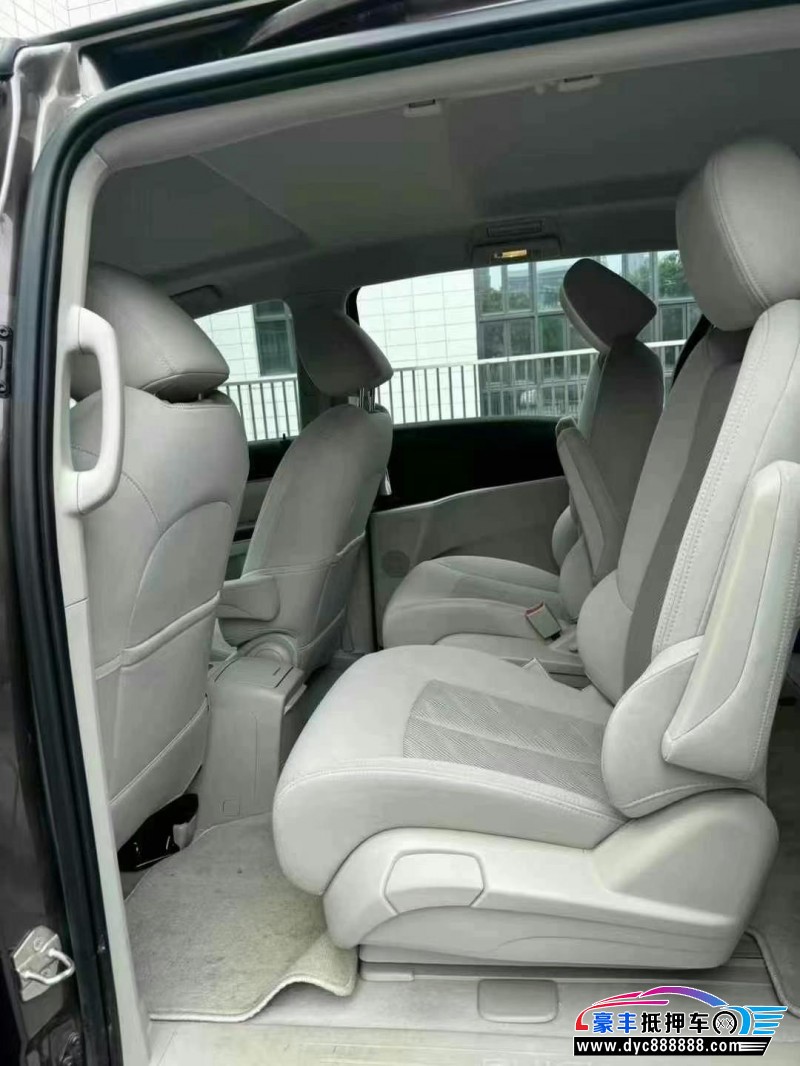 24年别克GL8轿车抵押车出售