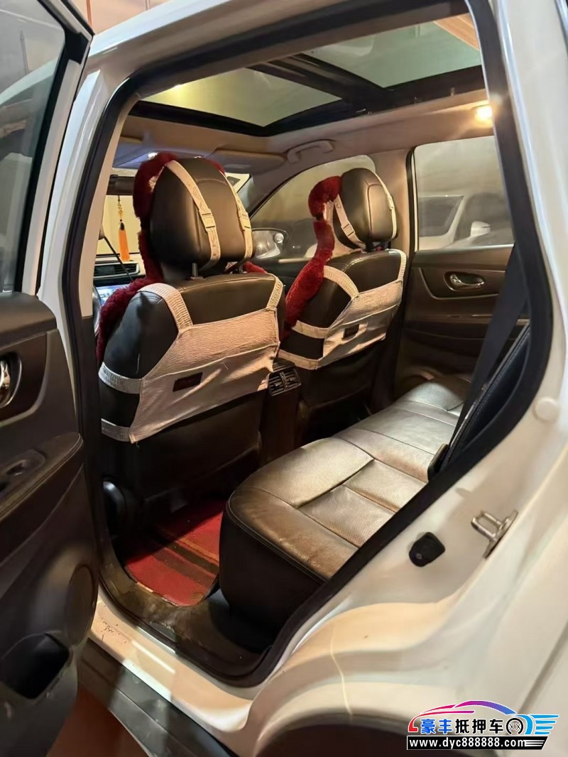 16年日产奇骏轿车抵押车出售