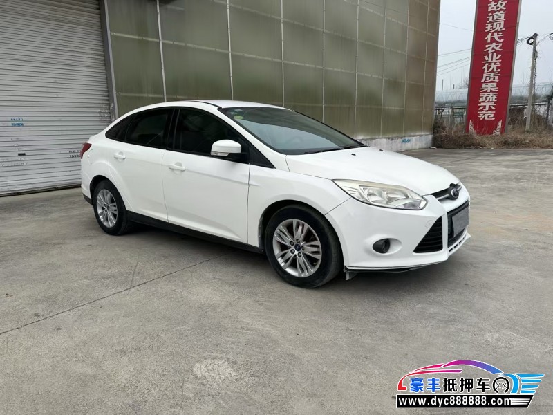 13年福特福克斯轿车抵押车出售