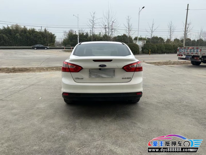 13年福特福克斯轿车抵押车出售