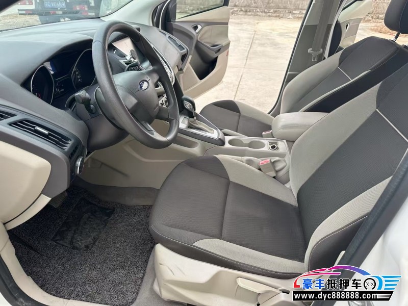 13年福特福克斯轿车抵押车出售