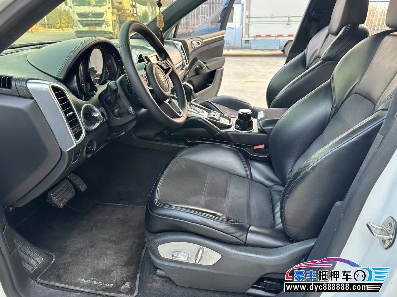 14年保时捷卡宴轿车抵押车出售