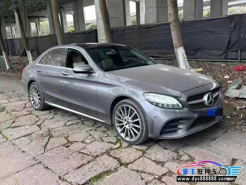 19年奔驰C轿车抵押车出售