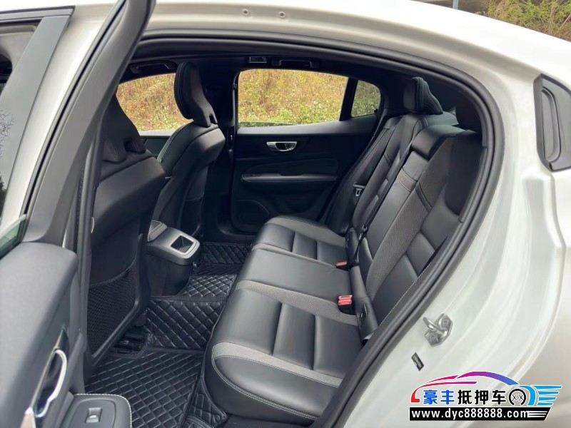 20年沃尔沃S60轿车抵押车出售