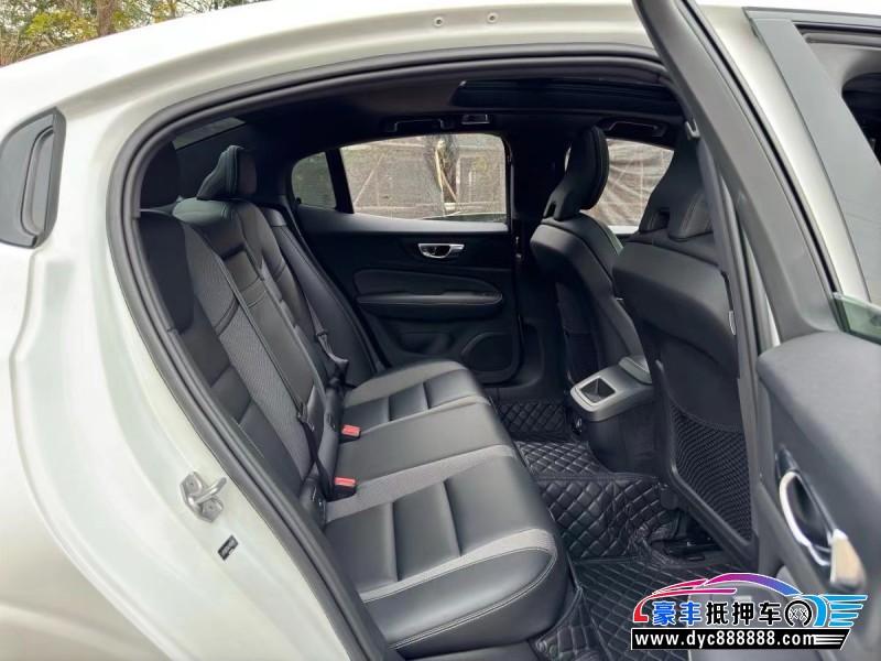 20年沃尔沃S60轿车抵押车出售