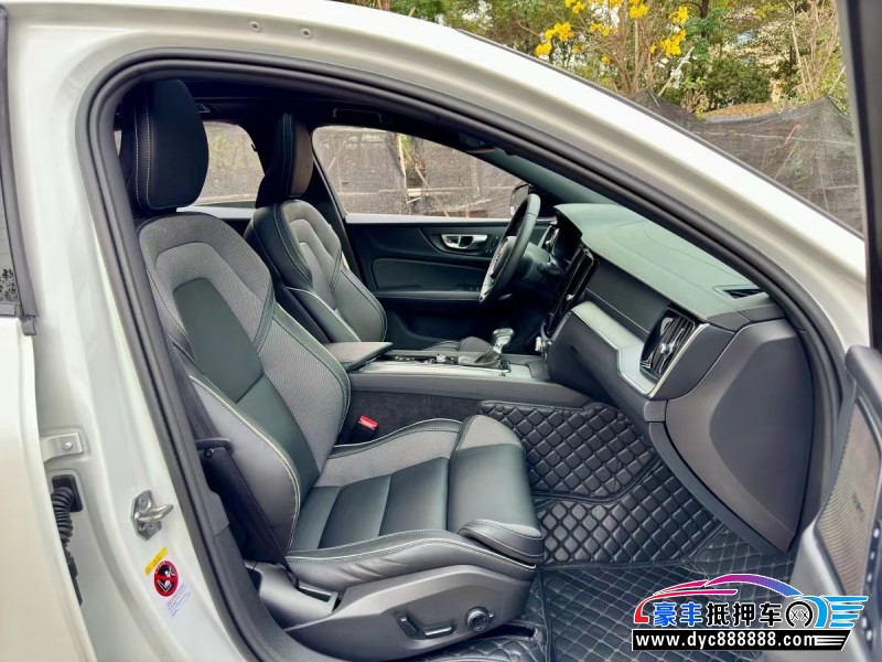 20年沃尔沃S60轿车抵押车出售