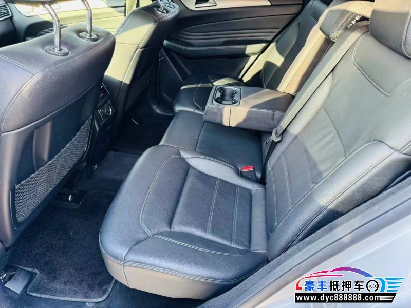 16年奔驰GLE轿车抵押车出售