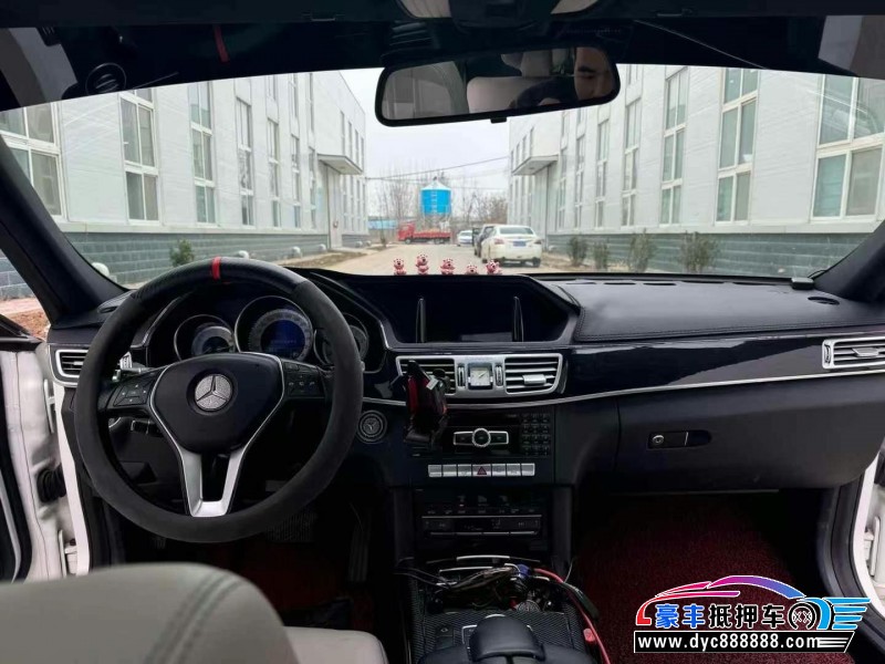 14年奔驰E轿车抵押车出售