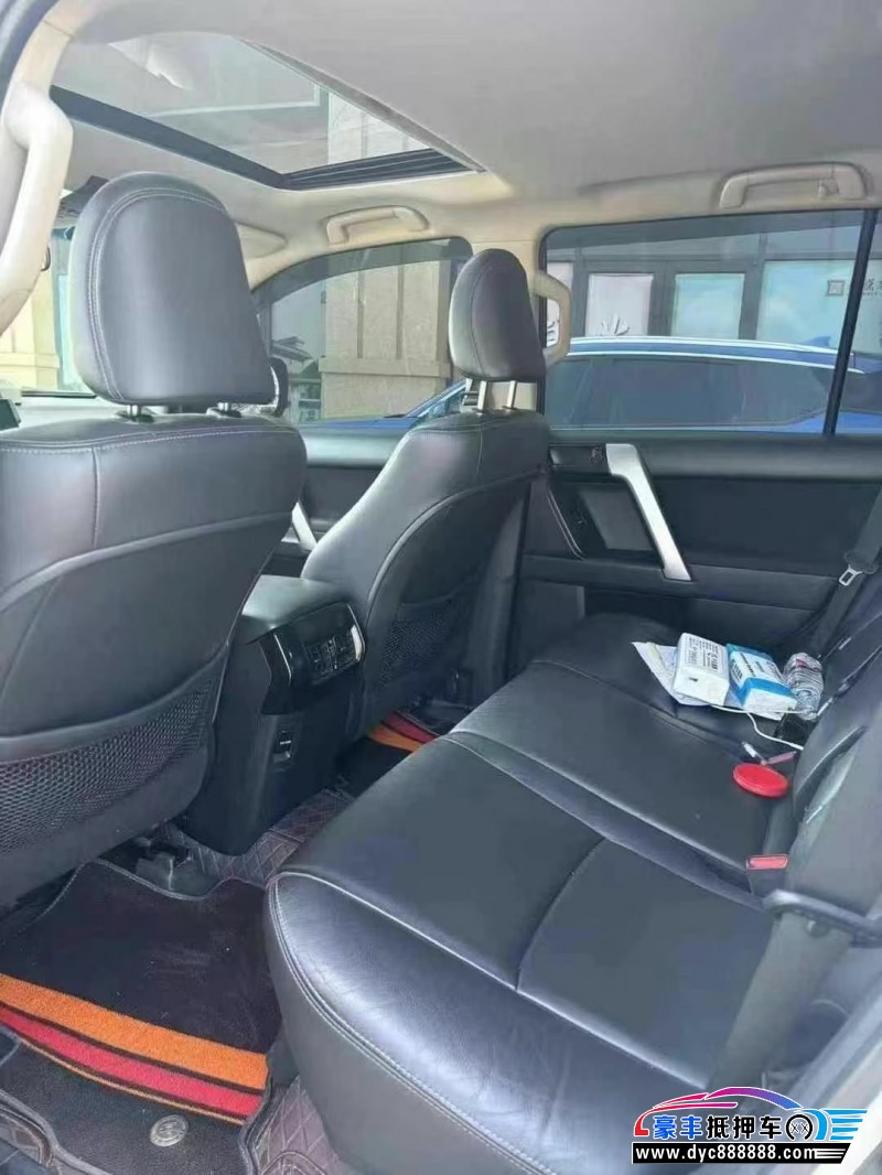 17年丰田普拉多（霸道）轿车抵押车出售