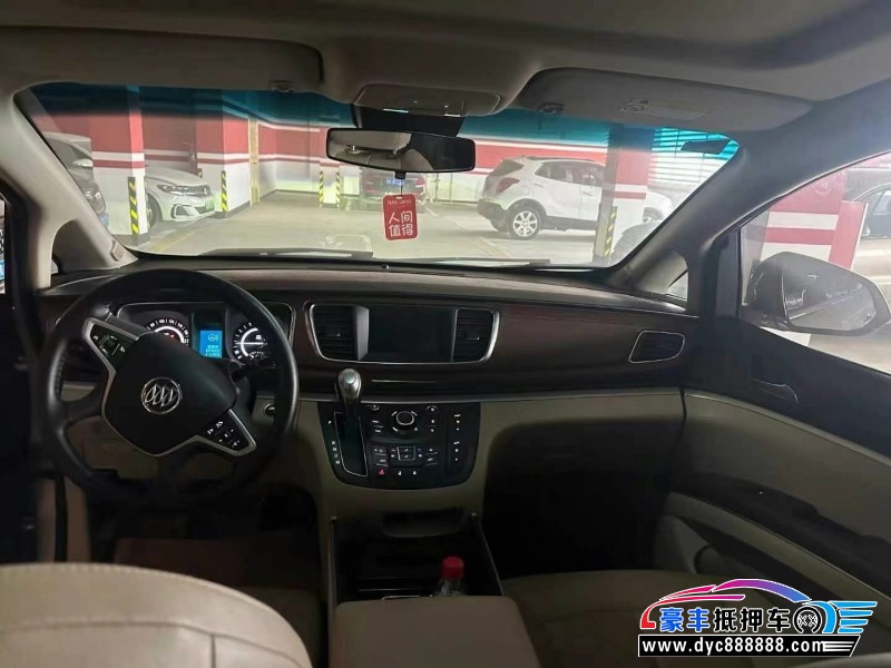 20年别克GL8轿车抵押车出售