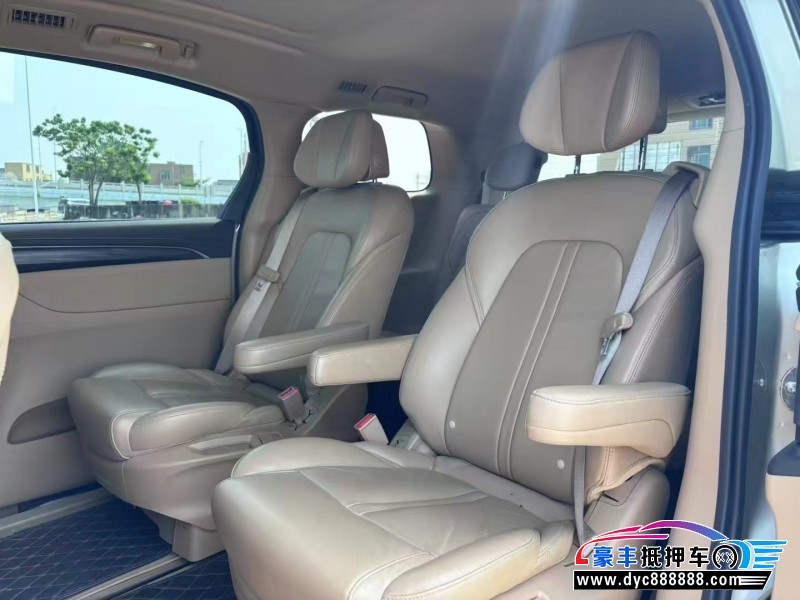 20年别克GL8轿车抵押车出售