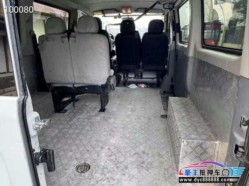 21年上汽大通V80轿车抵押车出售