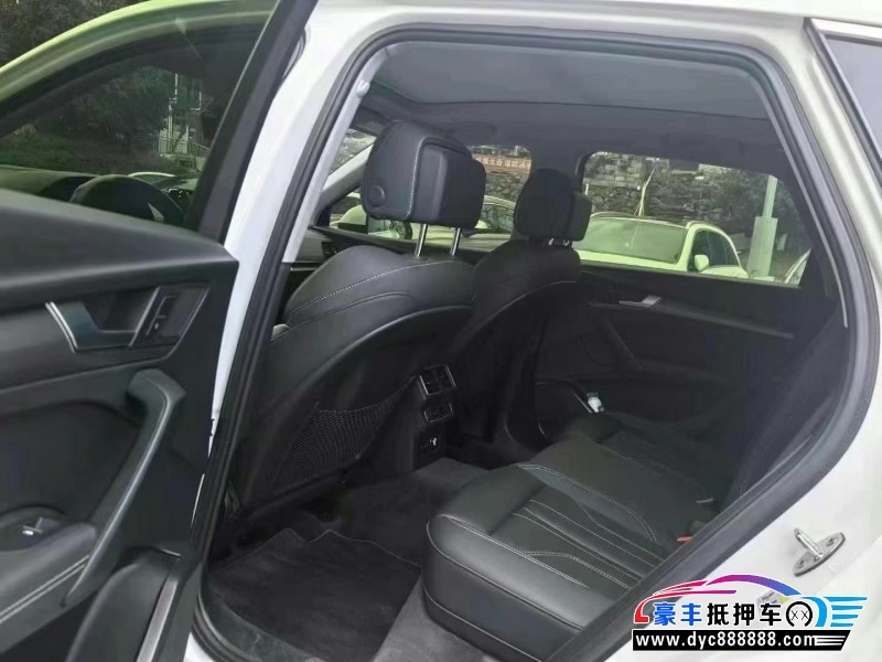 23年奥迪Q5轿车抵押车出售