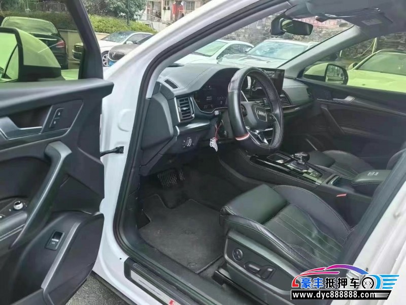 23年奥迪Q5轿车抵押车出售