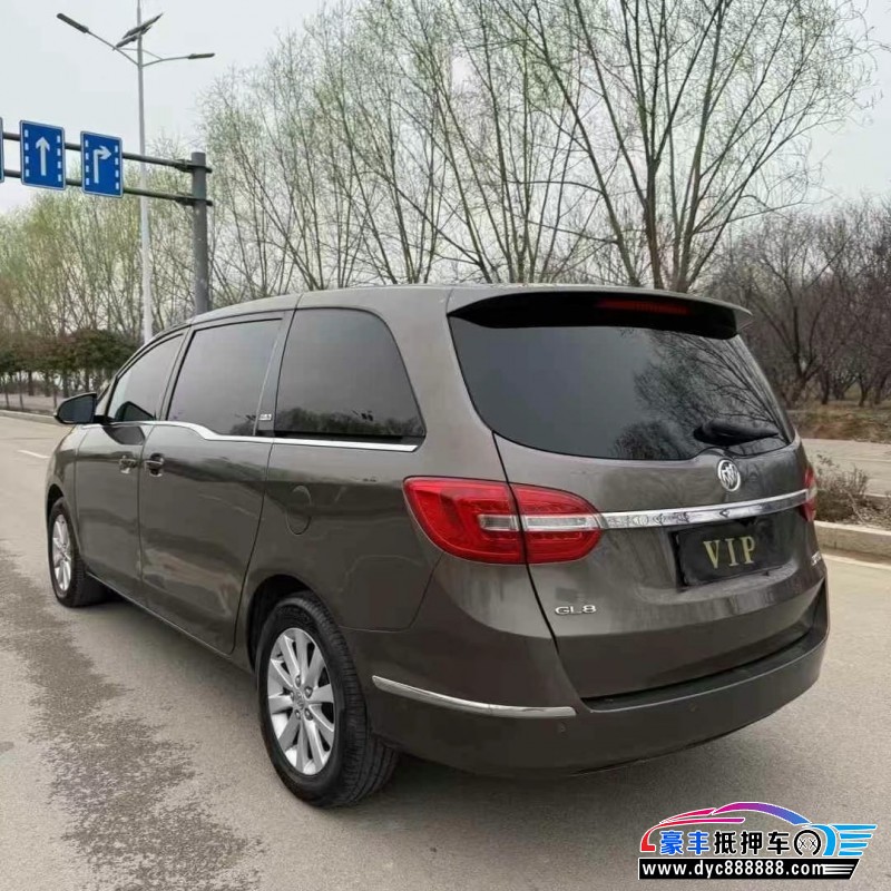 17年别克GL8轿车抵押车出售