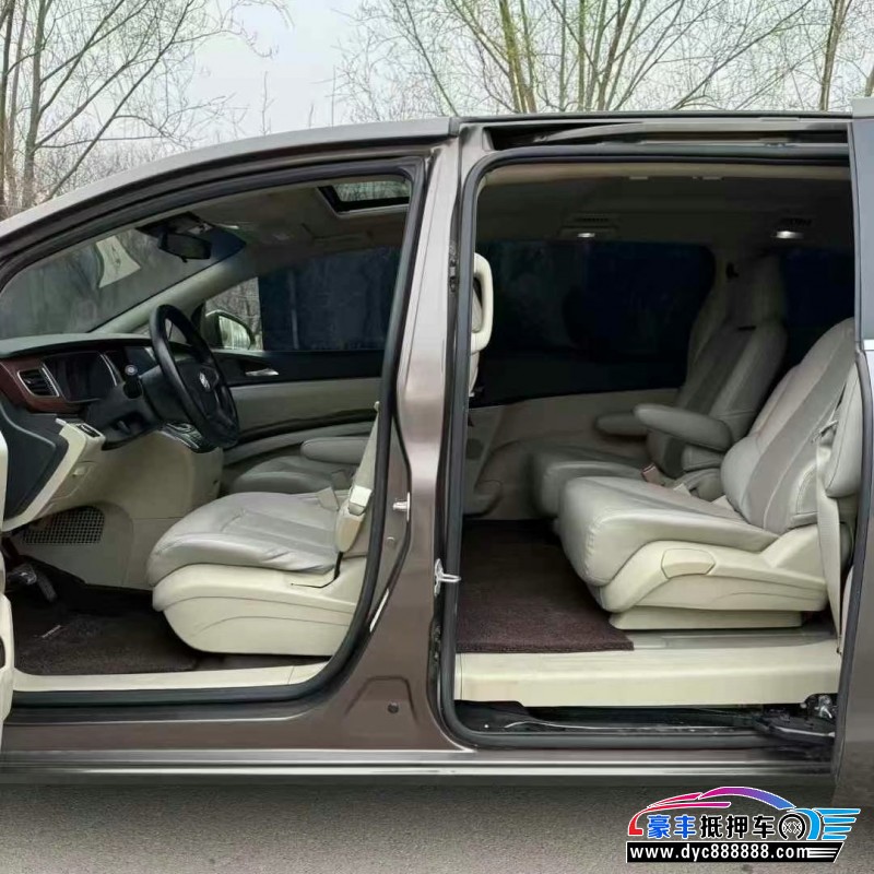 17年别克GL8轿车抵押车出售