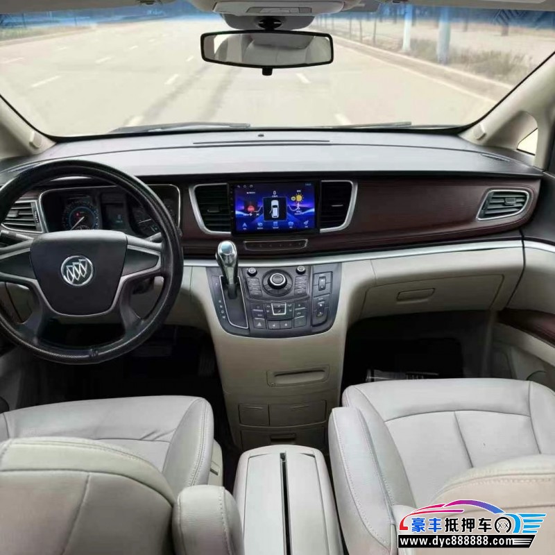 17年别克GL8轿车抵押车出售