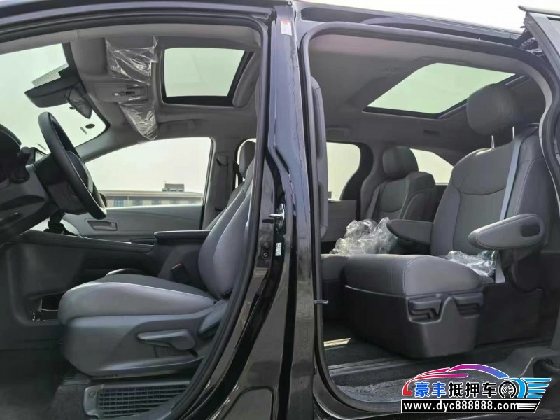 24年丰田格瑞维亚轿车抵押车出售