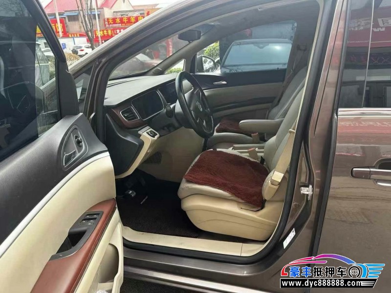 17年别克GL8轿车抵押车出售