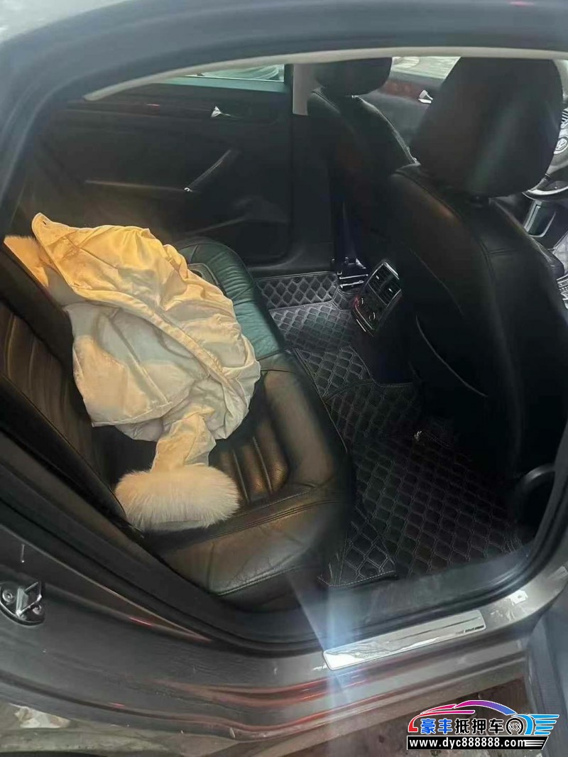 12年大众帕萨特轿车抵押车出售