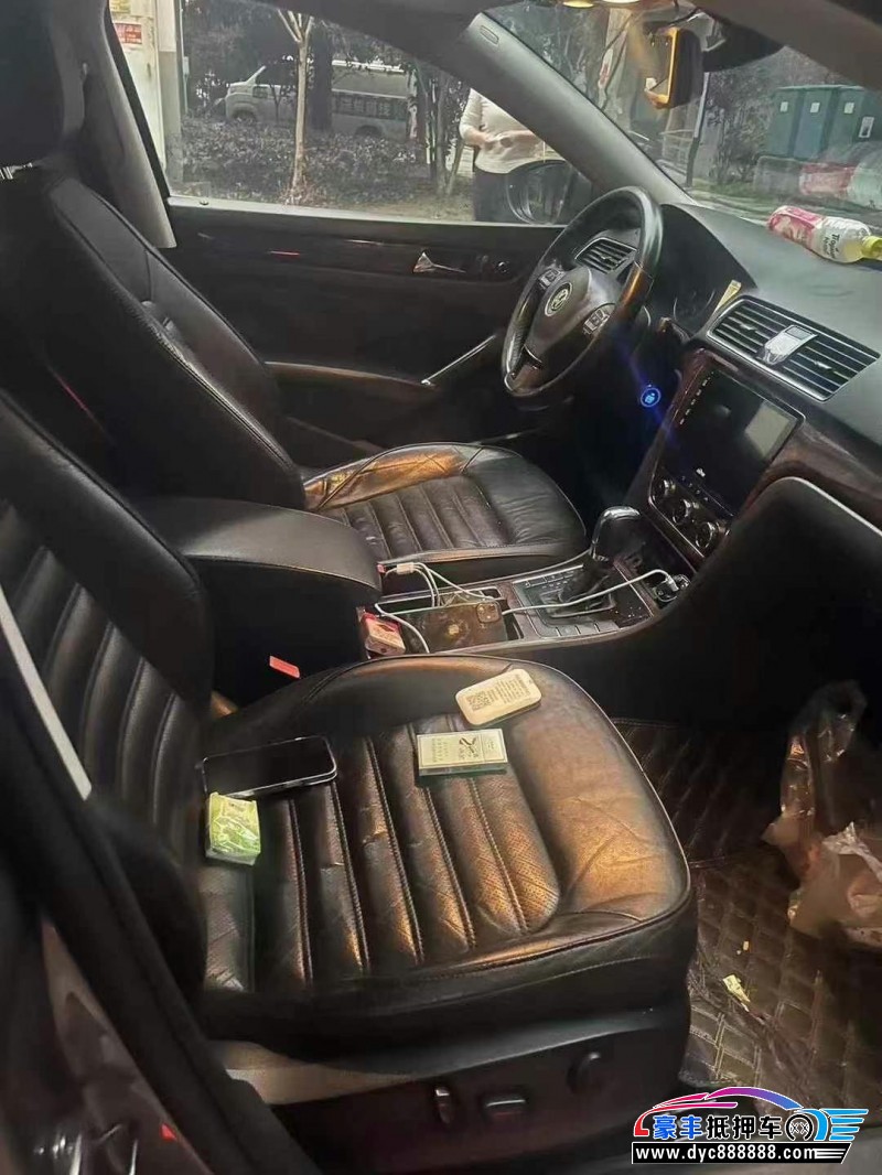 12年大众帕萨特轿车抵押车出售