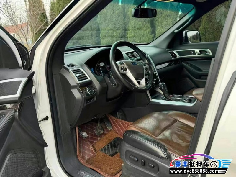13年福特探险者轿车抵押车出售