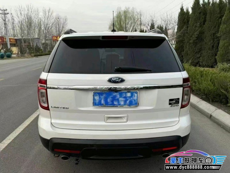 13年福特探险者轿车抵押车出售