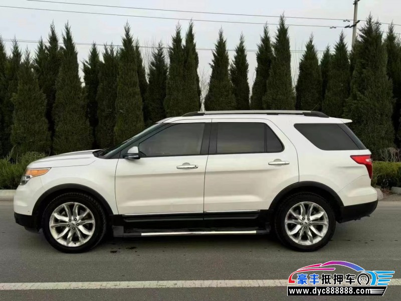 13年福特探险者轿车抵押车出售