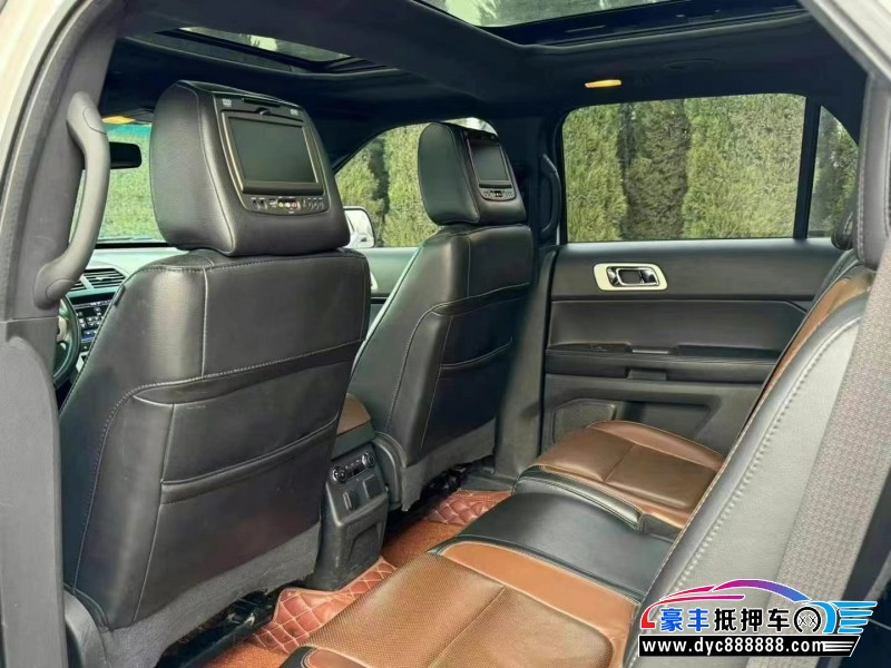 13年福特探险者轿车抵押车出售