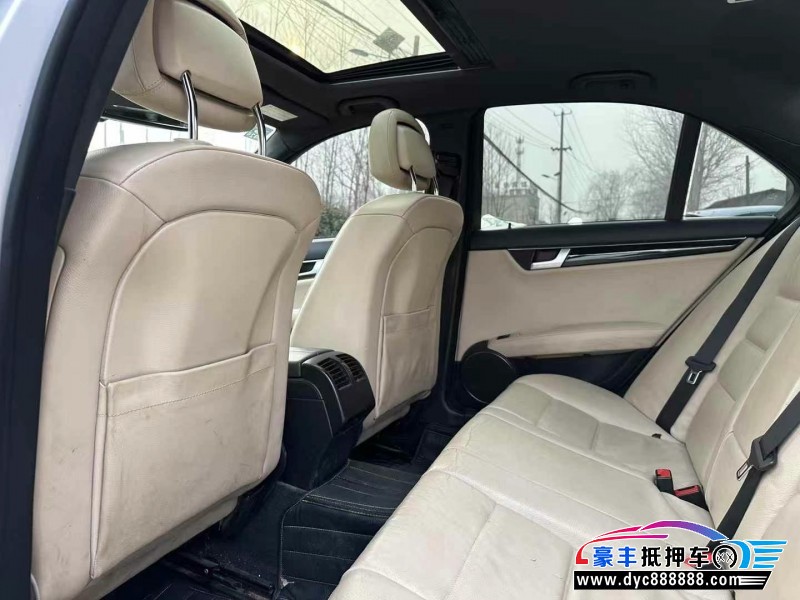 13年奔驰C轿车抵押车出售