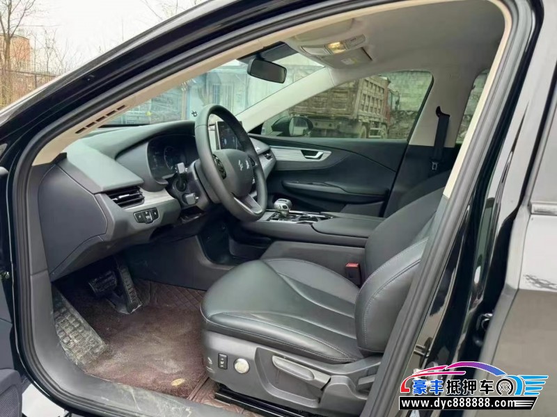 24年红旗EQM5轿车抵押车出售