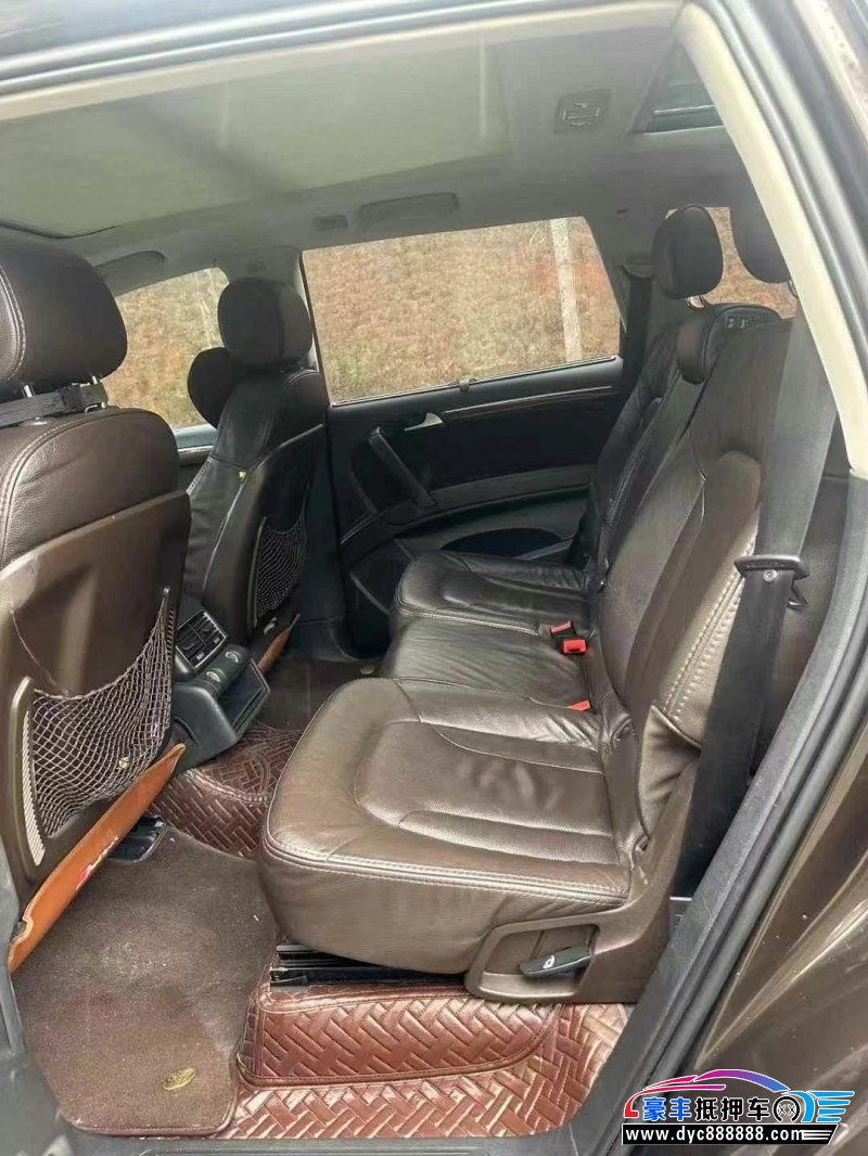 14年奥迪Q7轿车抵押车出售