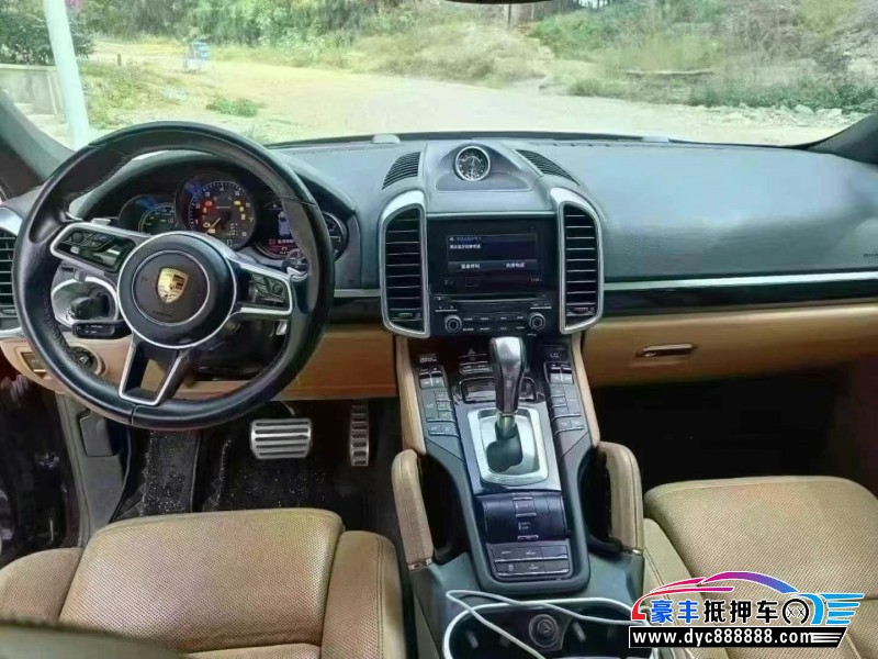 18年保时捷卡宴轿车抵押车出售