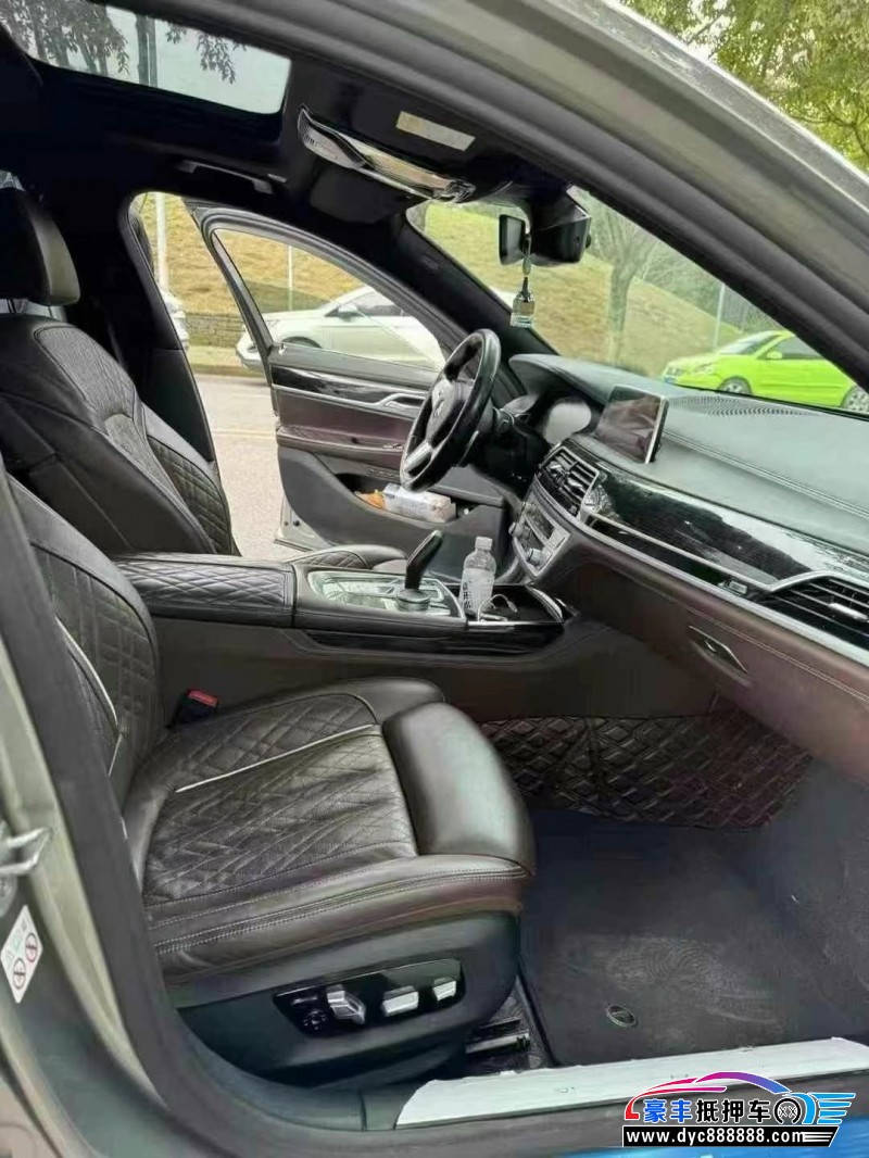 20年宝马7系轿车抵押车出售