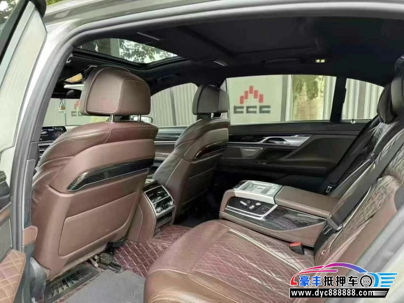 20年宝马7系轿车抵押车出售