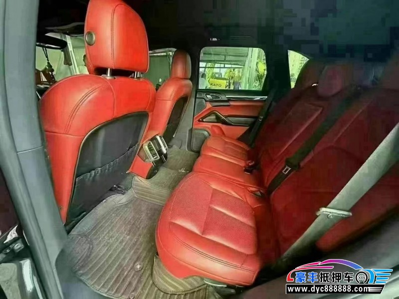 16年保时捷卡宴轿车抵押车出售