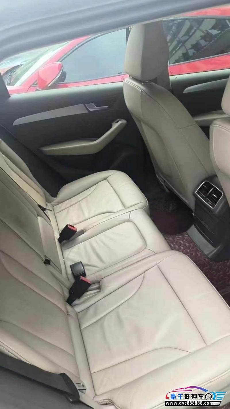 13年奥迪Q5轿车抵押车出售